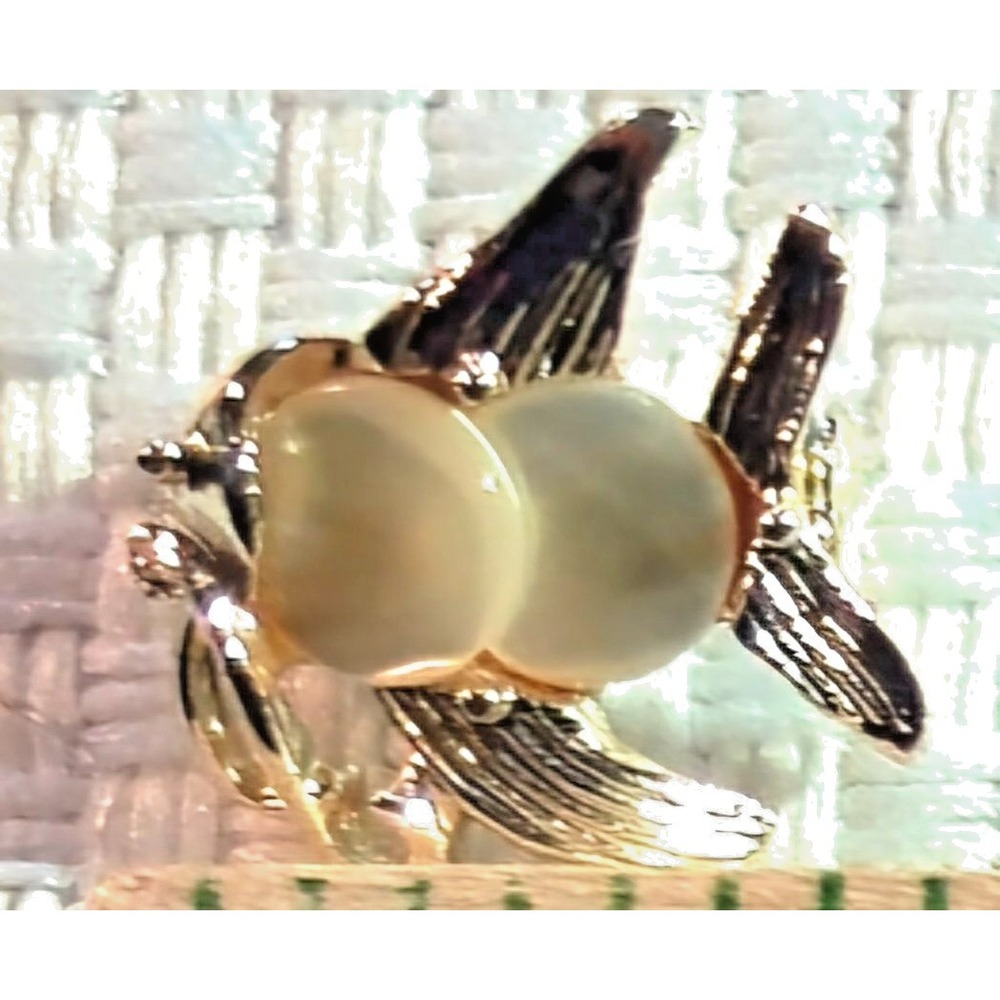 Vintage Mid-Century Gold Tone Angel Fish Brooch Pin Mother of Pearl Jelly Belly